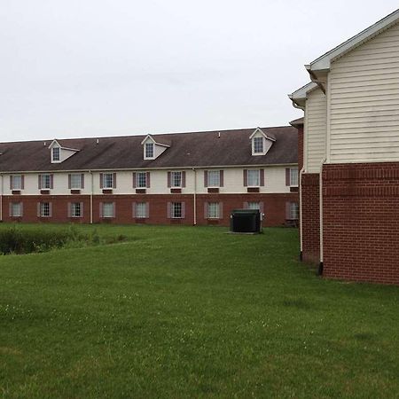 Country Hearth Inn & Suites Willard Eksteriør bilde